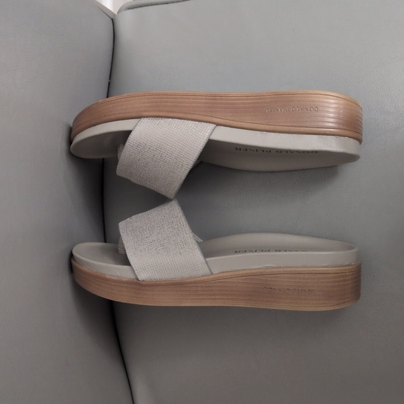 Donald Pliner Fifi Platform Sandal - Picture 5 of 5